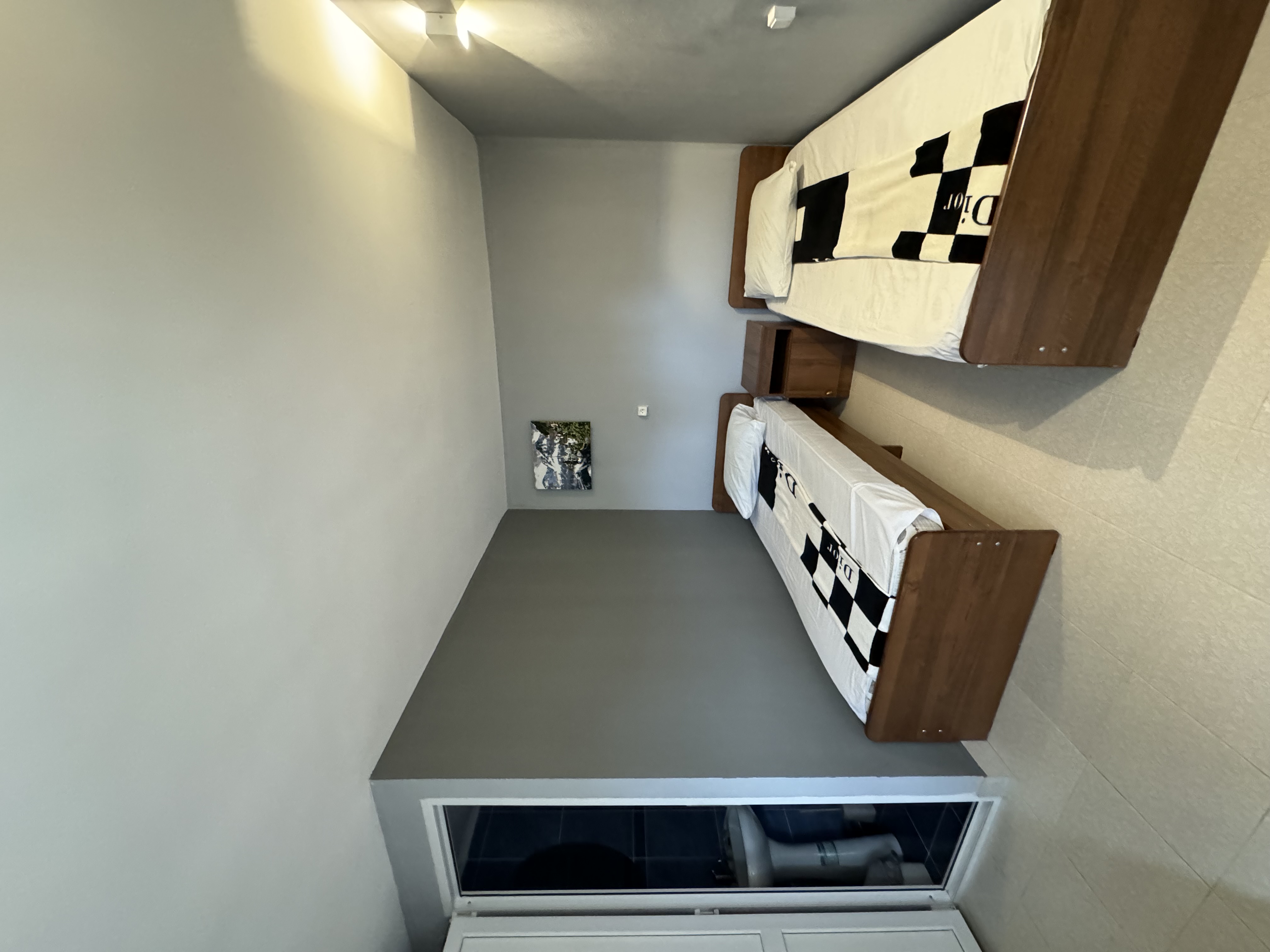 standard - Photo 1